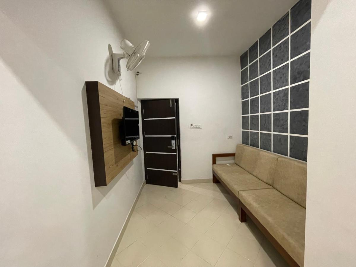 Pmr Grandays Hotel Malappuram Ngoại thất bức ảnh