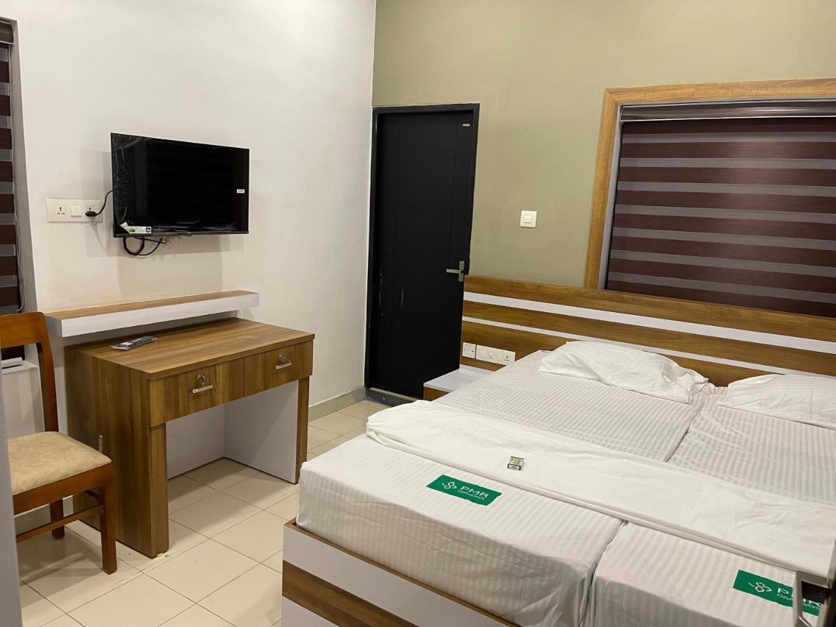 Pmr Grandays Hotel Malappuram Ngoại thất bức ảnh